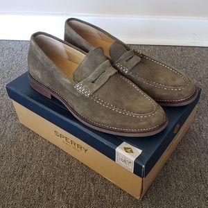 Sperry Gold Cup men's shoes loafers. Green suede. Size 11.